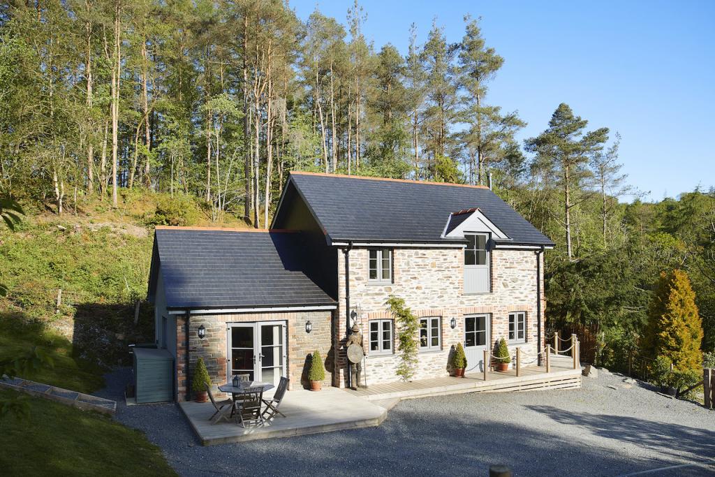 Wisteria Cottage Dog Friendly Welsh Holiday Cottage For 4